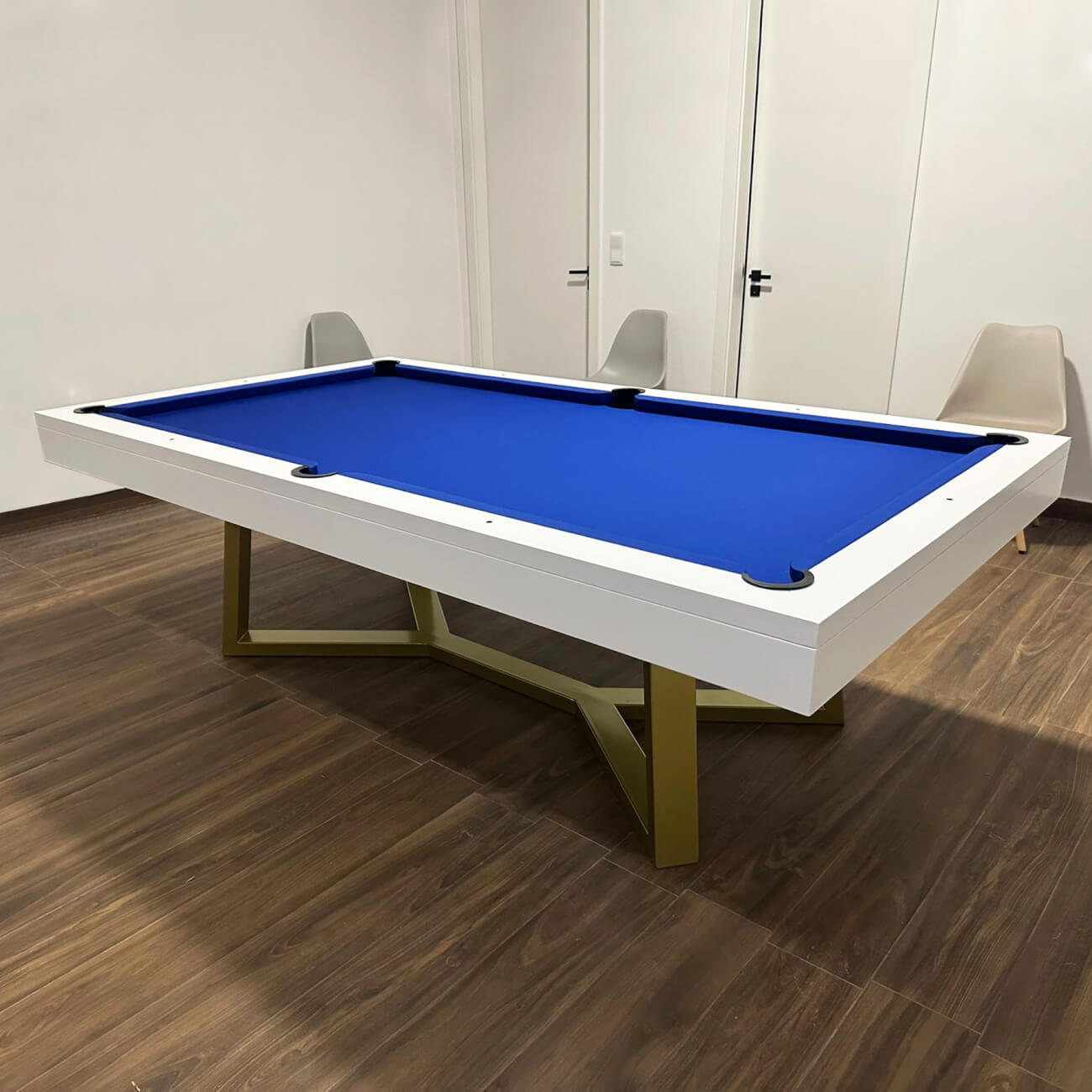 The Silverlight Deluxe Slate Bed Pool Table