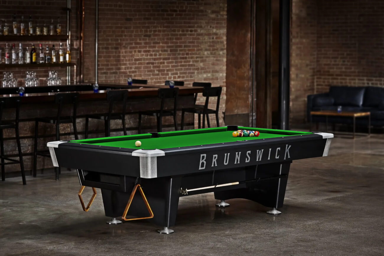 Brunswick Black Wolf Pro Gully Slate Bed Pool Table 