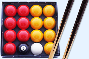 The accessories included with the Traditional Diner pool table