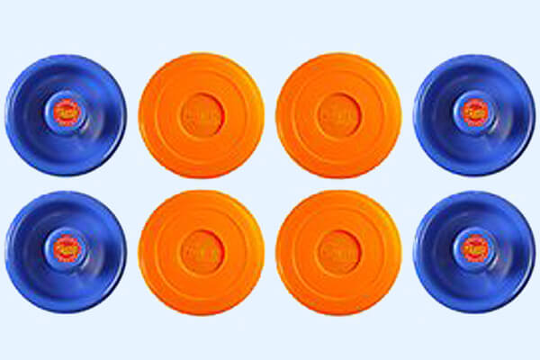 Accessories supplied with the Wik Gold air hockey