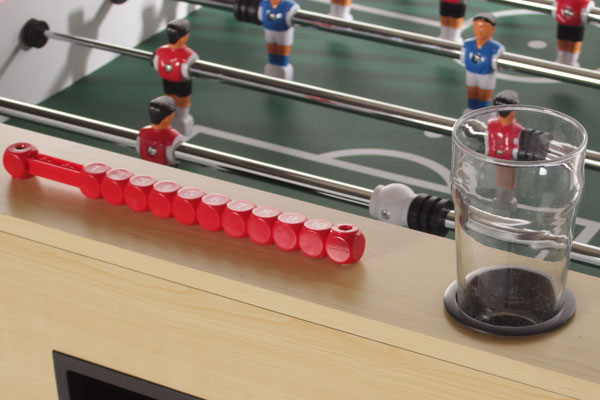 The Tekscore has drinks holders and manual scorers
