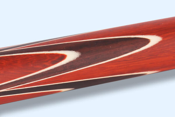 The grain of the Kudos snooker cue