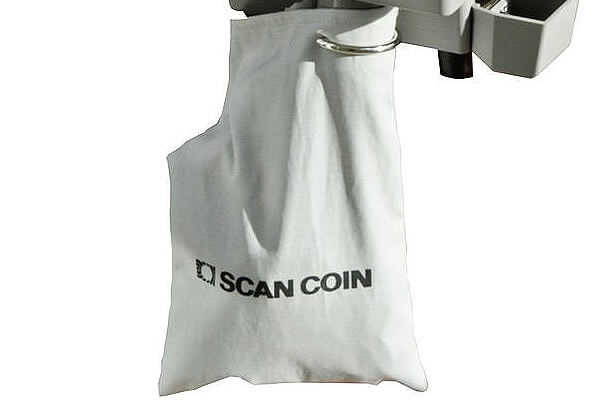 The coin bag on the SC 303 coin counter