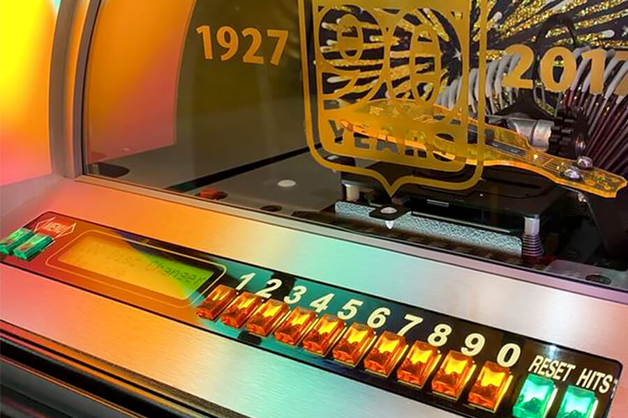 The Rock-Ola Bubbler 90th Anniversary CD Jukebox Top Close Up.