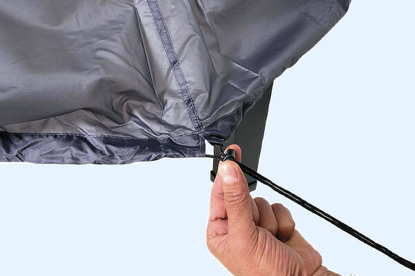 The Tekno cover's drawstring closure.