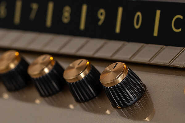 Elegant knob design.