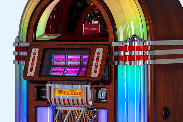 The Wurlitzer 1015 tribute jukebox cabinet top.