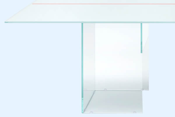 The Crystal tennis table legs.