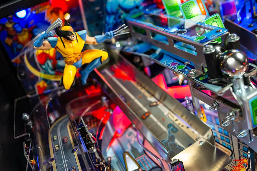 The Uncanny X-Men Premium Pinball Machine Wolverine Scuplt.