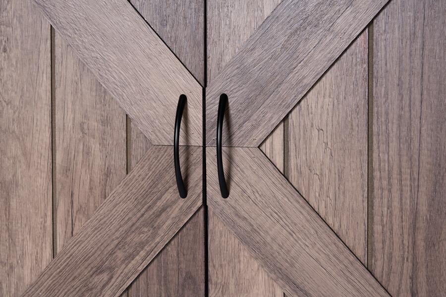 The Strikeworth Premium Bristle Dartboard cabinet handle.