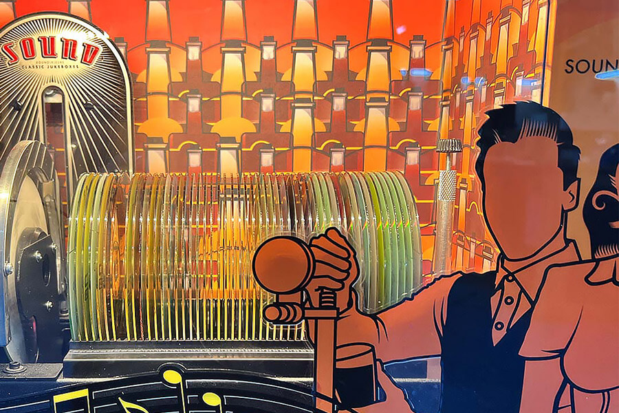 The Sound Leisure Remix-50 CD Wall-mounted jukebox discs.