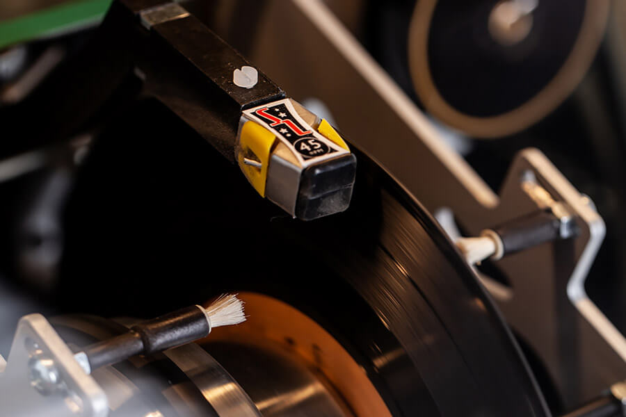 The Sound Leisure Streamline Rocket jukebox vinyl system.