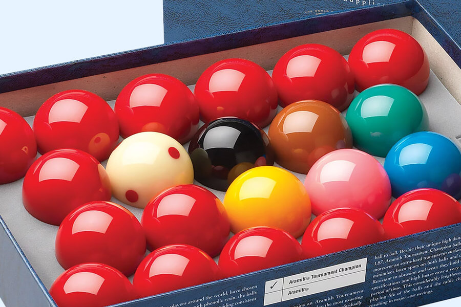 The STC Pro Cup 1G Snooker ball set.