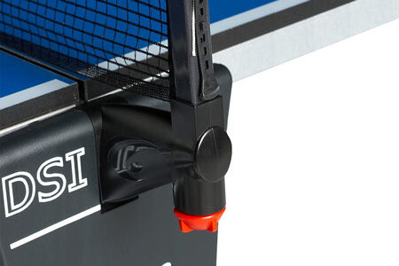 The DSI net folding system on a Cornilleau tennis table.