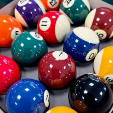 The Aramith spots & stripes ball set.