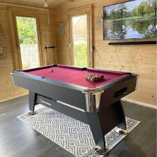 The Pro American with red cloth.