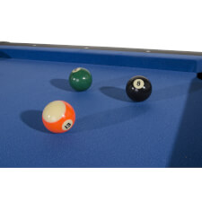 The Pro American is supplied with a set of spots & stripes balls