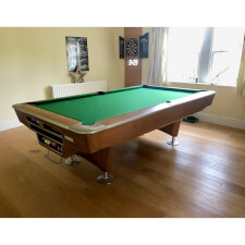 A Pureline LA pro American With Green Cloth.