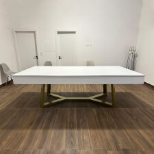 A Silverlight in white gloss with metal trim and top. 