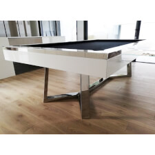 A Silverlight in white gloss with metal trim. 