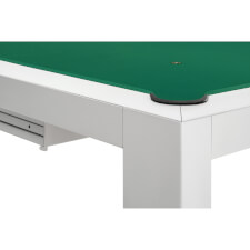 A detail of the Cubista in white.