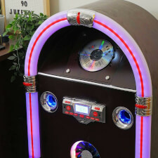 The Steepletone Jive Swing 90 Jukebox Top.
