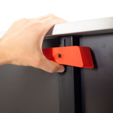 The Cornilleau 500X table tennis locking system.