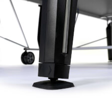 A foot on the Sport 500 Indoor.