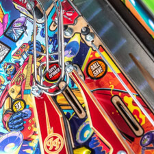 The Foo Fighters LE pinball machine details.