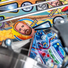 The Foo Fighters LE pinball machine details.