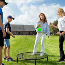 The smash-it roundnet catchinging game.