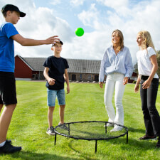 The smash-it roundnet catchinging game.