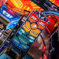 The Stern Venom Premium Pinball Details.