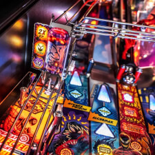 The Stern Venom Premium Pinball Details.