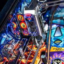The Stern Venom LE Pinball Playfiel Details.