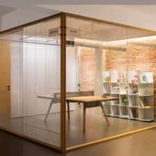 You and Me Tennis Table in Ambient.