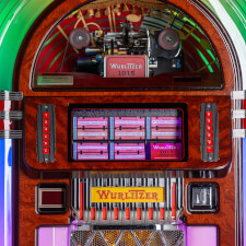 The Wurlitzer 1015 tribute Vinyl Jukebox top.