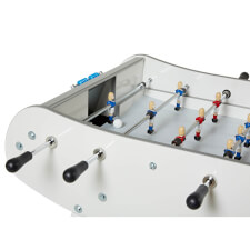 Female football player figures on the Elles.