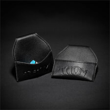 The Taom chalk pouch.