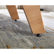 Adjustable feet of the Streamline.