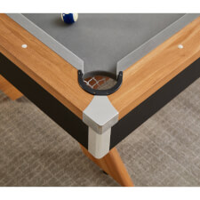 The Twist pool table in Black.