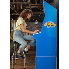 Arcade1Up Street Fighter II™ Big Blue Arcade inc. Stool & Riser