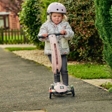 A Kid Using the Ride-ezy Hector Helmet.