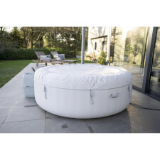 The Paris Hot Tub.