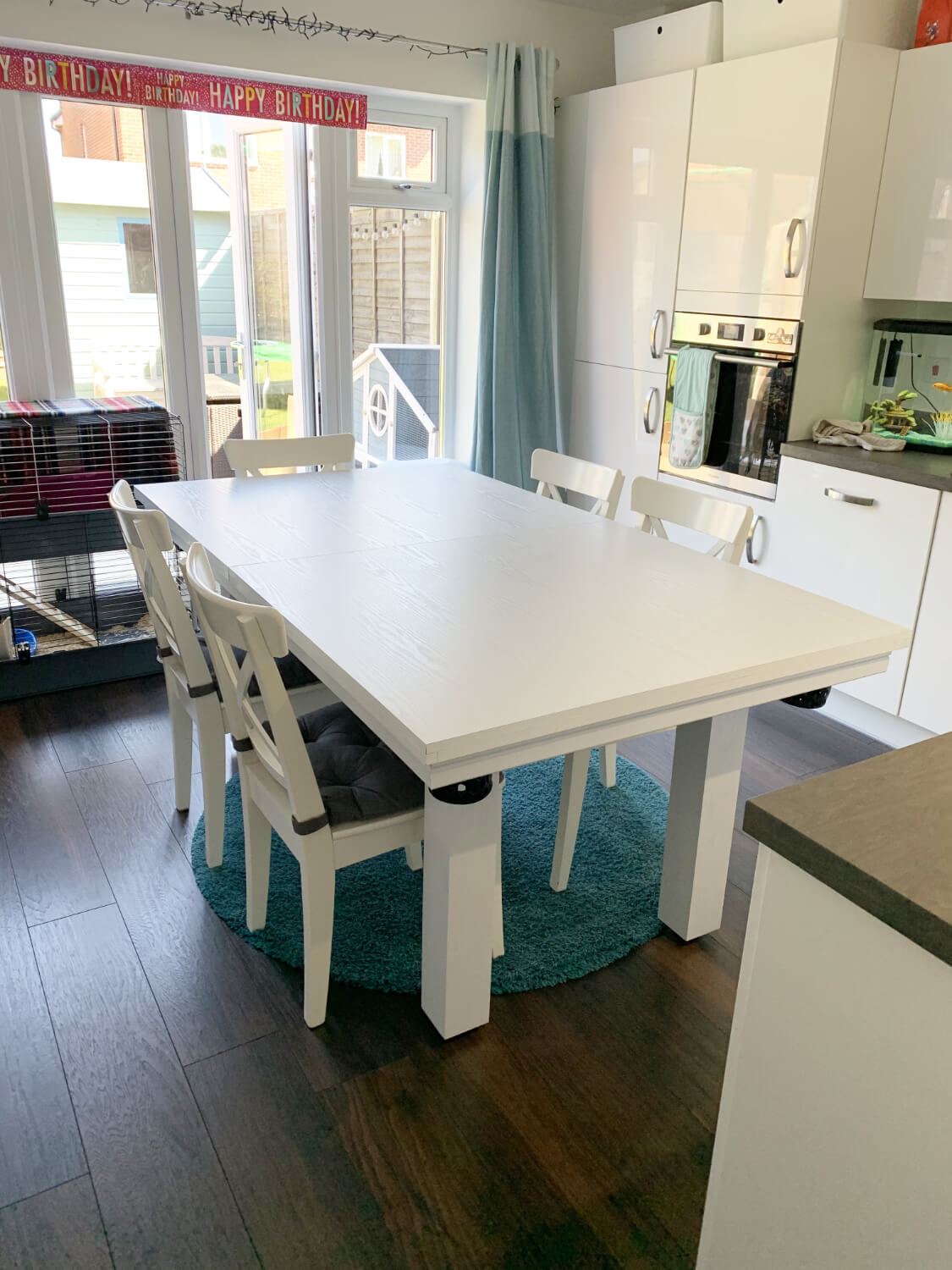 amalfi pool dining table
