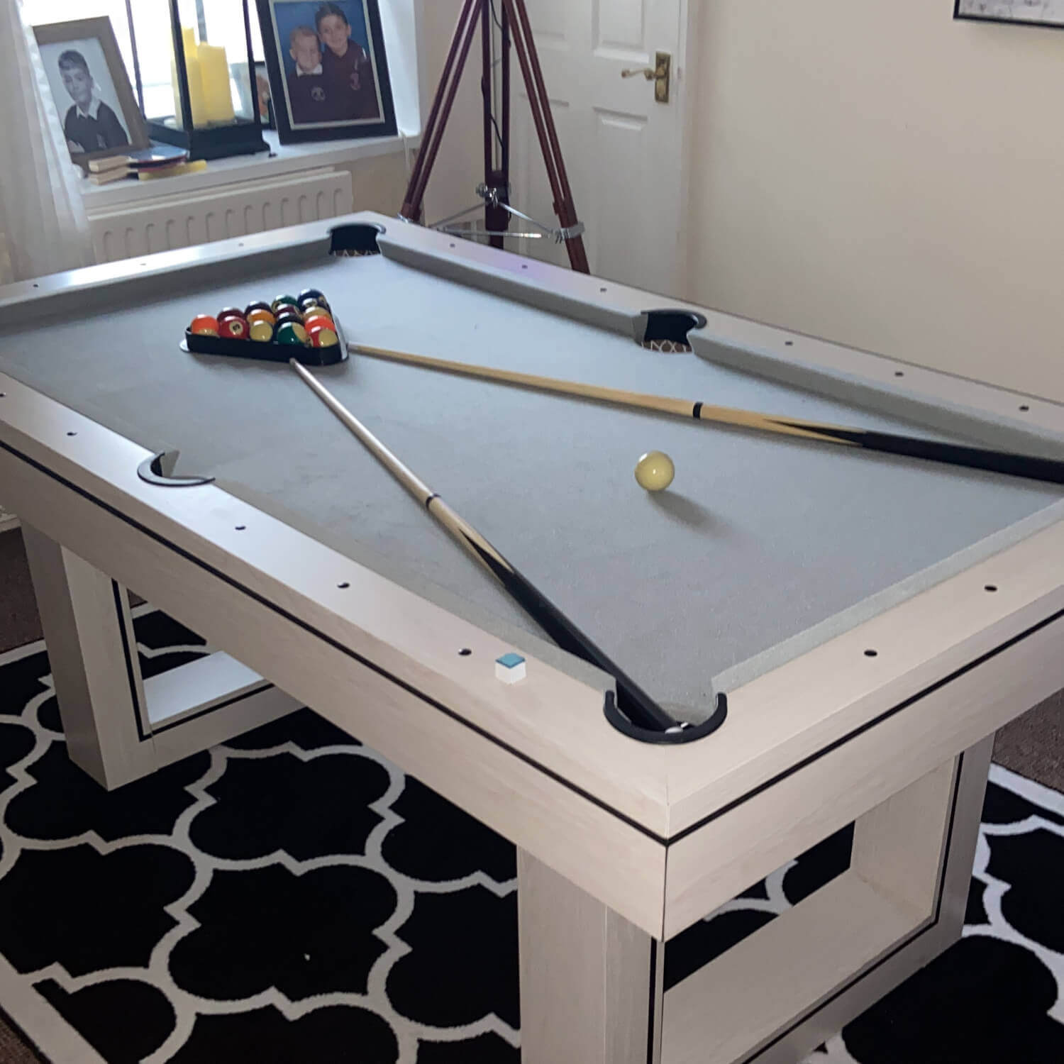 amalfi pool dining table