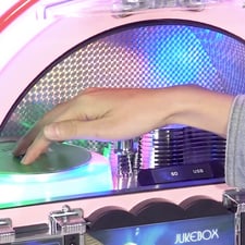 Pureline 105 Retro Bluetooth & CD Jukebox Video