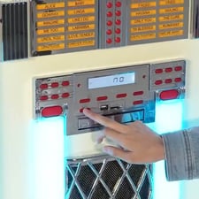 Graded Stock: Pureline 128V Retro Bluetooth CD & Vinyl XL Jukebox Video