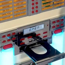 Graded Stock: Pureline 105V Retro Bluetooth, CD & Vinyl Jukebox Video