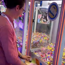SEGA Capto Crane Arcade Machine Video